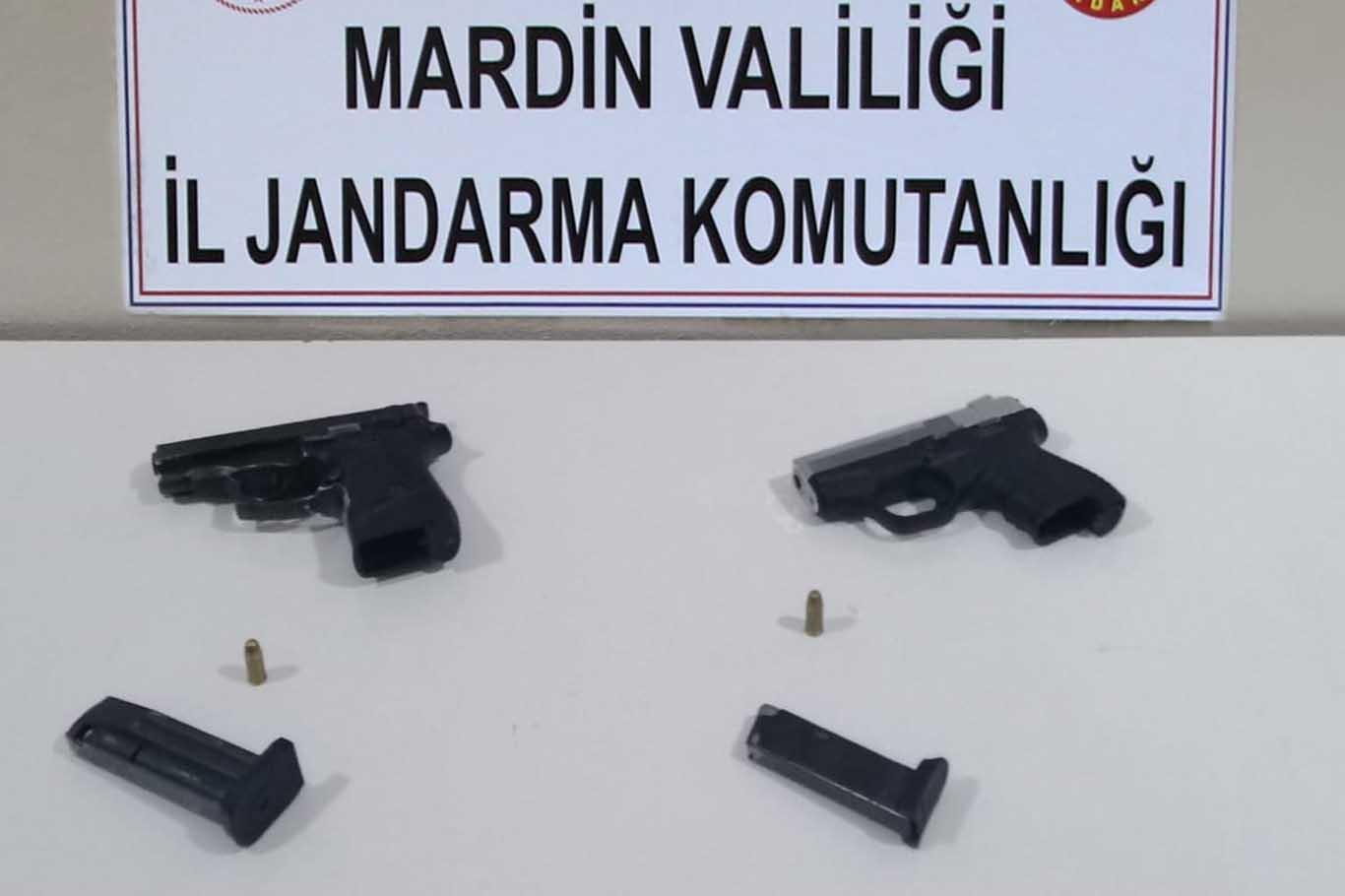 Silah kaçakçısı suçüstü yakalandı Silah kaçakçısı suçüstü yakalandı